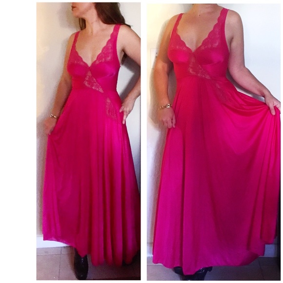 Vtg OLGA Full Sweep Lace Nightgown Peek-a-boo S-M - Picture 1 of 6